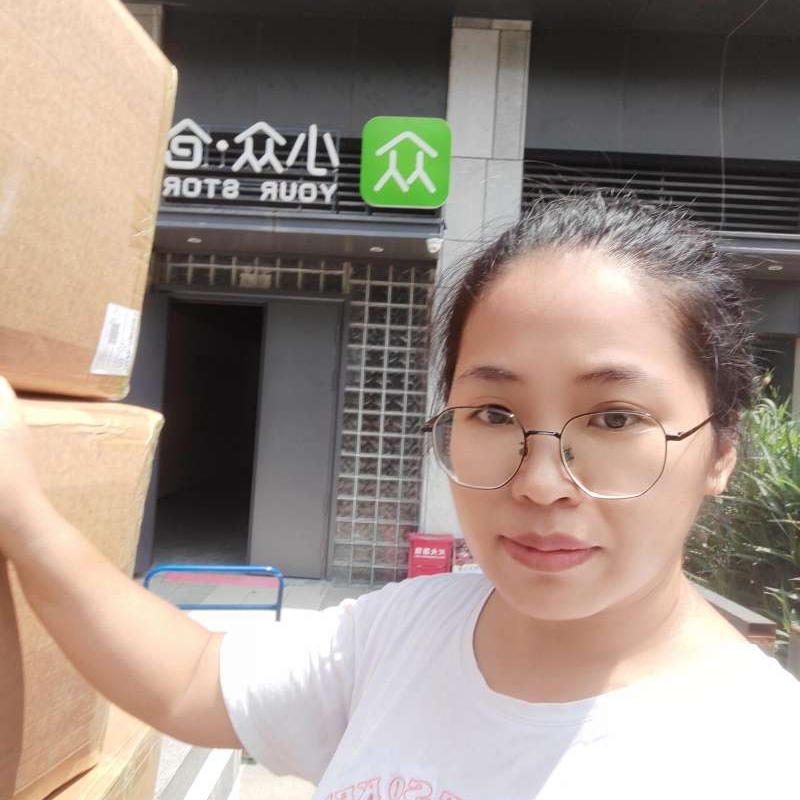Guo Haixia, dedicated Jiahui Sourcing team member handling goods in China