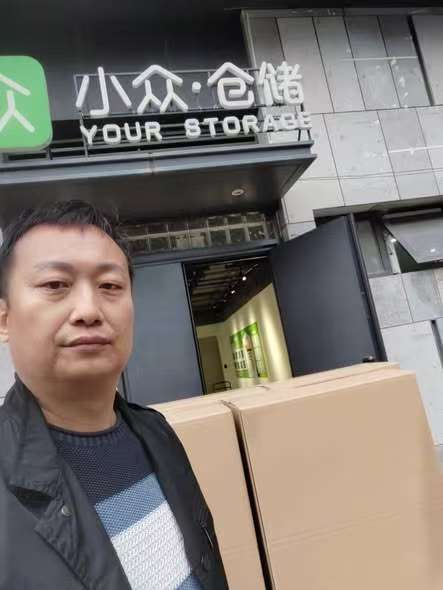 Receiving goods for China custom product sourcing at our warehouse