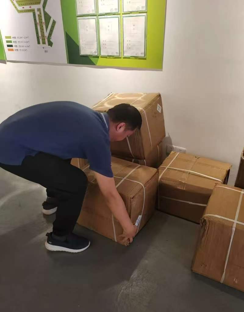 China sourcing repacking to save shipping costs