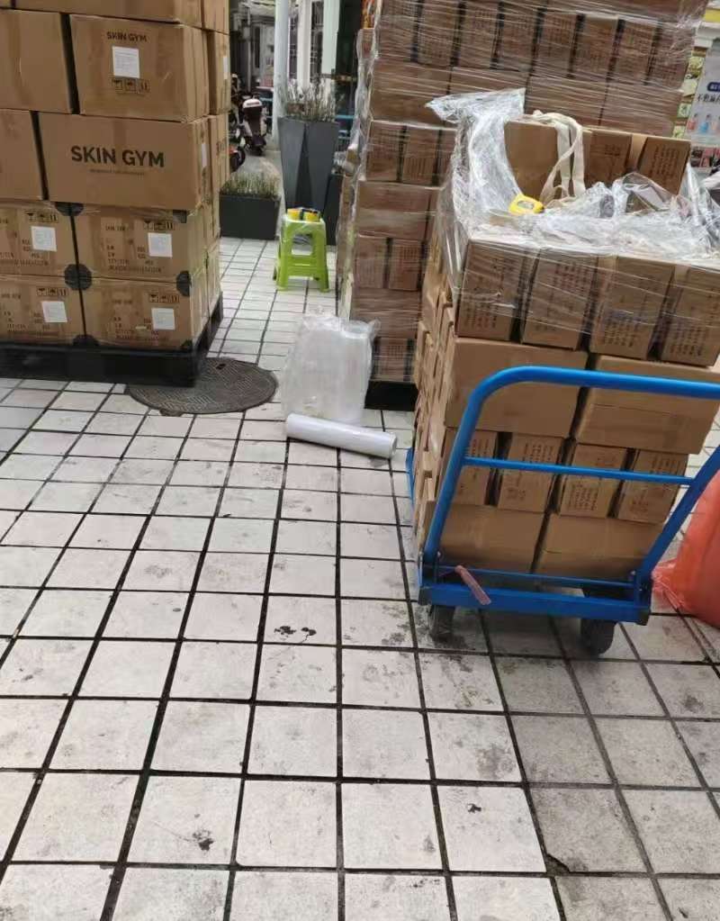 Loading and shipping preparation for global trade clients at Shenzhen warehouse