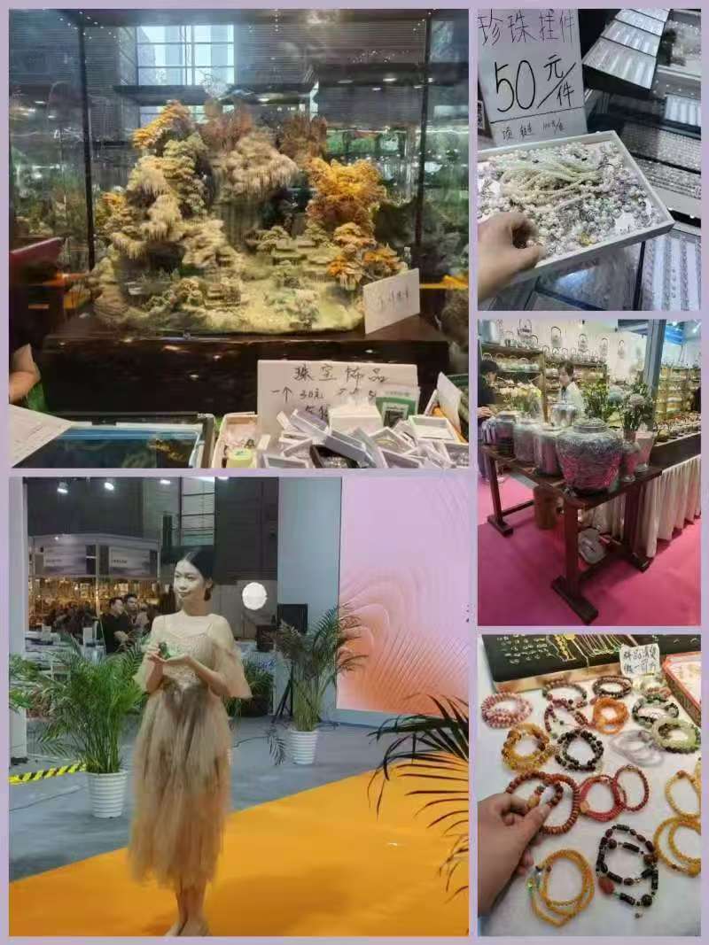 Gold and pearl displays at the Shenzhen International Jewelry Exhibition